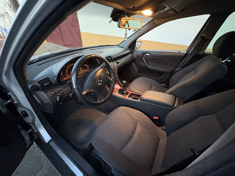 Mercedes-Benz C200 CDI NACIONAL - Excelente estado!