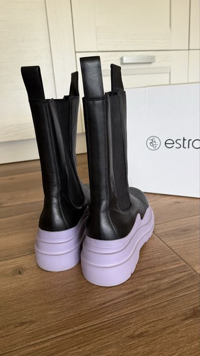 Чоботи/черевики ESTRO