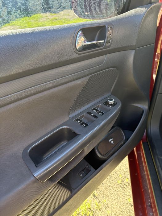Продам авто Volkswagen Golf 5