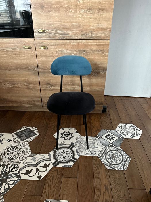 Sprzedam 6 krzeseł Plum