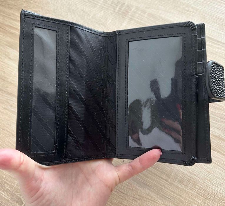 Обложка на паспорт из натуральной кожи ската черная Тайланд