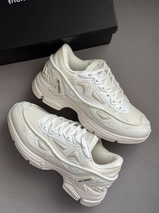 38-45 RAF SIMONS Pharaxus White Beige