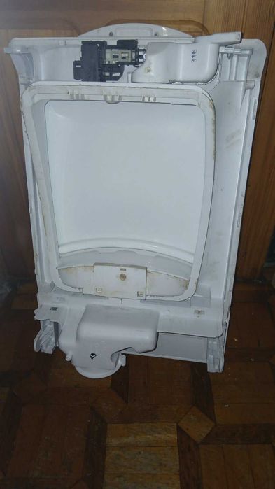 запчастини. Пральна машинА Zanussi Lindo100