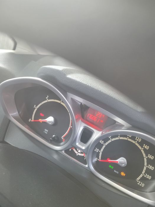 Sprzedam Forda Fiestę