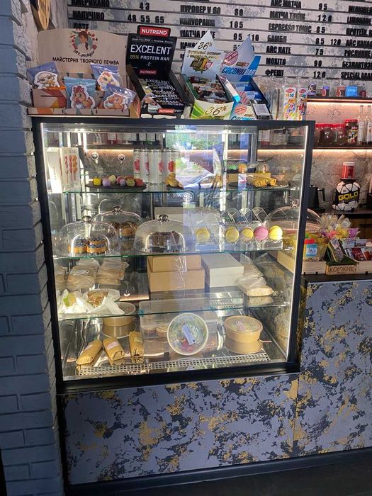 Холодильна вітрина,кондитерська вітрина,холодильник кондитерский,куб