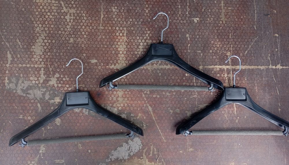 Cabides de Plástico