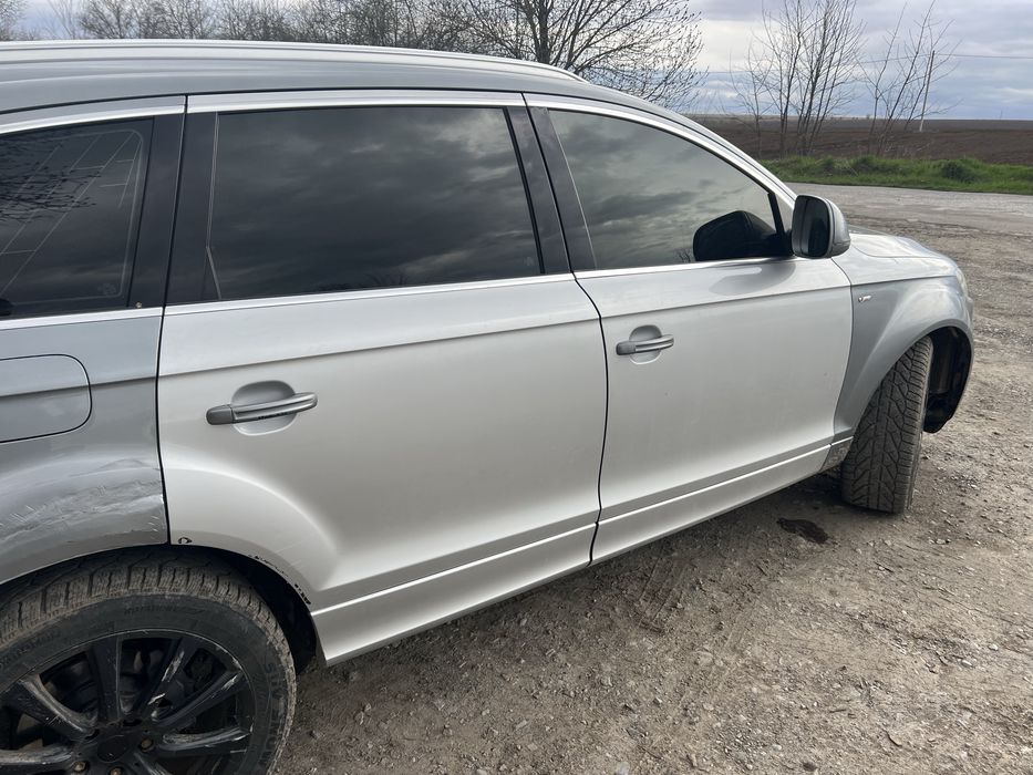 Продам Ayді Q7..