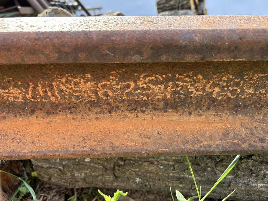 Продам рельси та залізобетонні стовпи