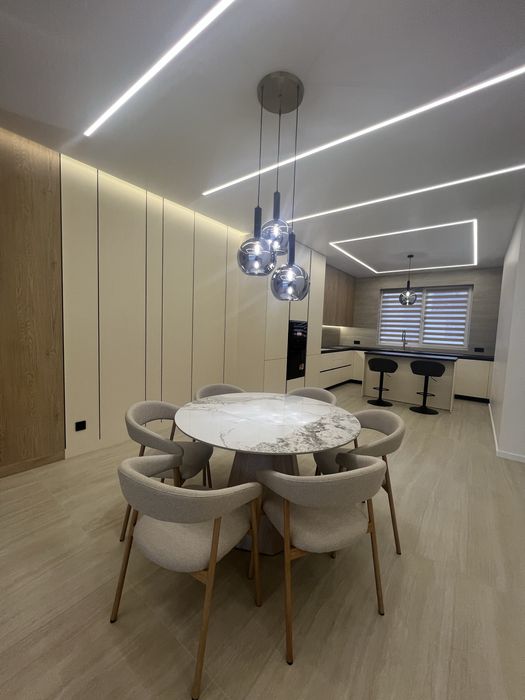 Продаж сучасного таунхаусу