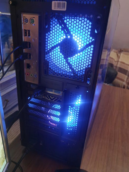 Komputer stacjonarny Windows 11 ddr4 16gb Wi-Fi