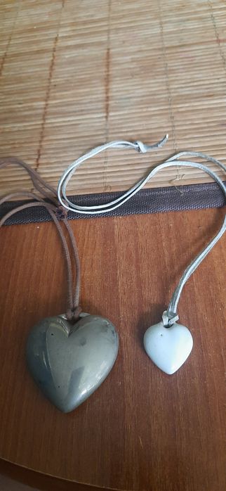 Naszyjniki na rzemyku 2 sztuki