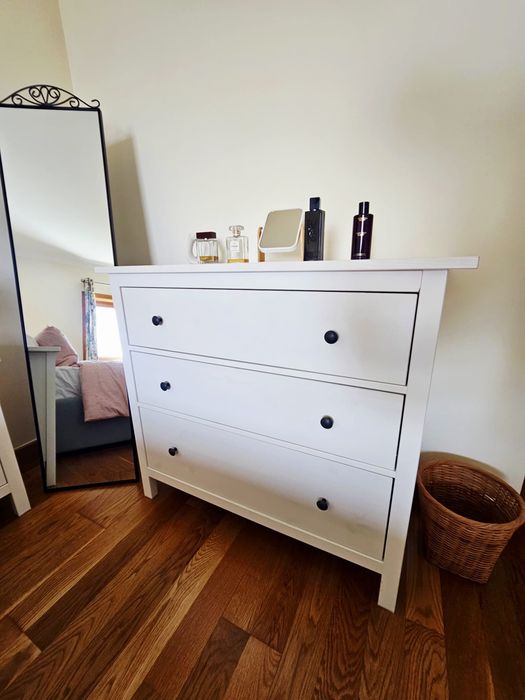 Cómoda HEMNES branca
