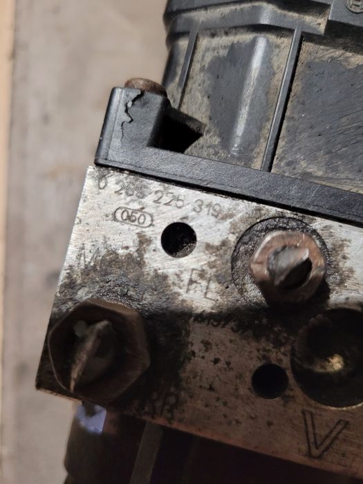 Pompa abs toyota Avensis t25 2004r