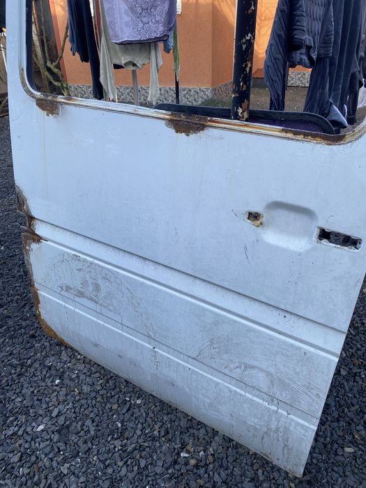 Бокова дверка висока