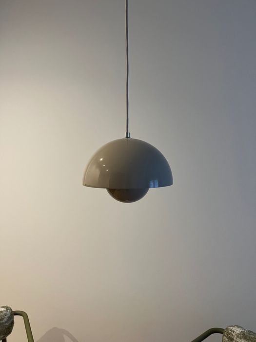 Lampa Flowerpot V1 &Tradition
