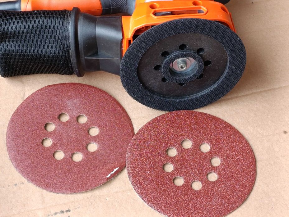 Szlifierka oscylacyjna mimośrodowa Black Decker BEW200