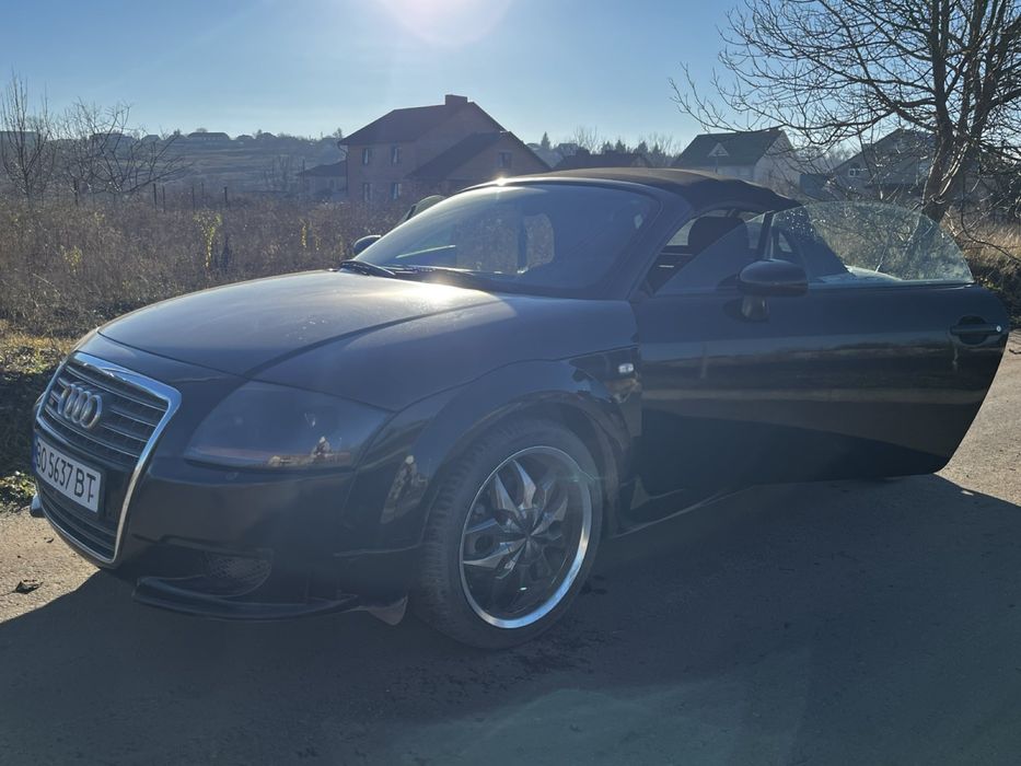 Audi tt автомобіль