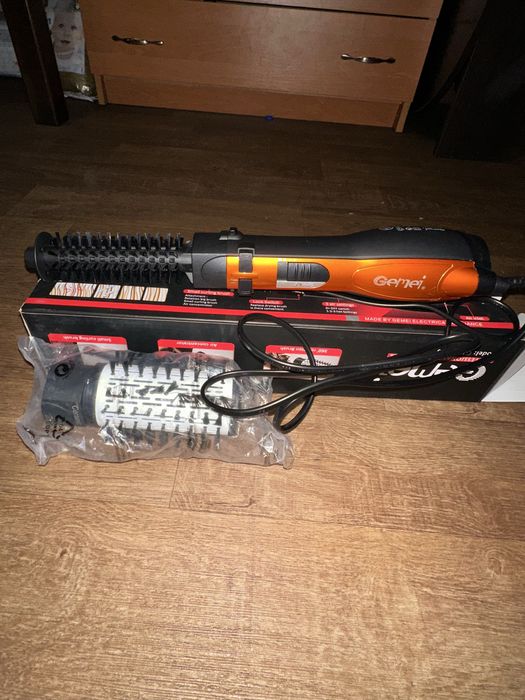 Фен-браш стайлер новий