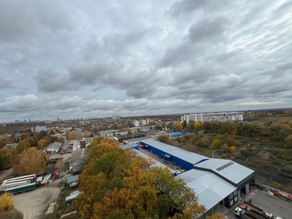 Без% Продається трикімнатна квартира в Park Plaza, Чабани, РОЗСТРОЧКА