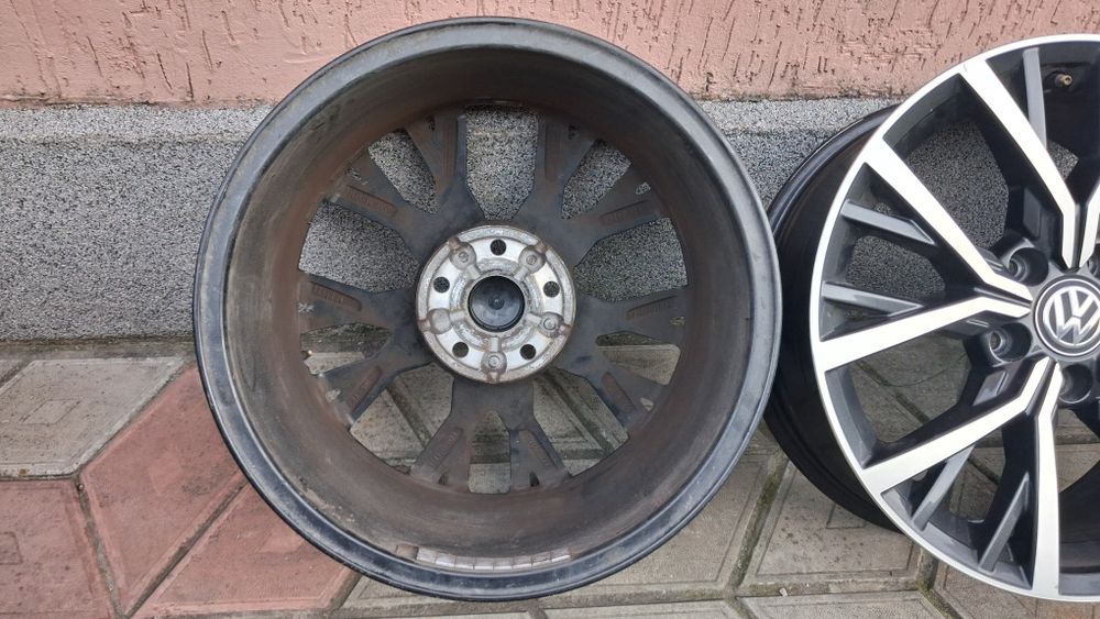 Оригінальні диски титани VW Tiguan Passat 5/112r17 vag