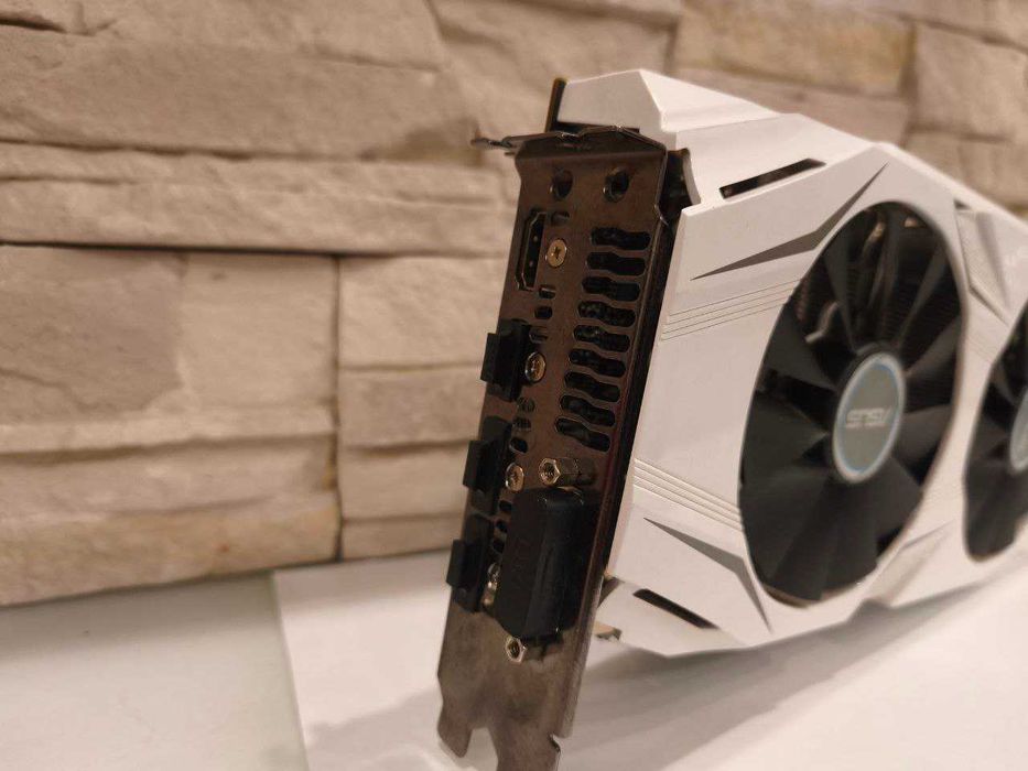 ASUS NVIDIA GeForce GTX 1070 8gb