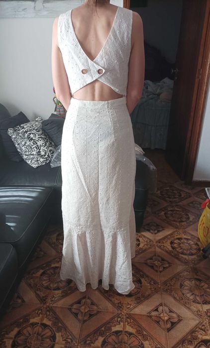 Vestido branco comprido com detalhes rendados C&A Yessica Premium