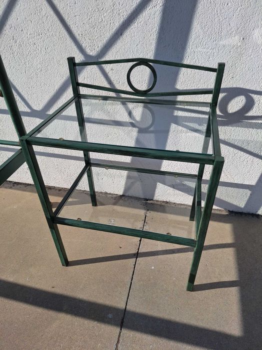 Cama e mesinha cabeceira ferro