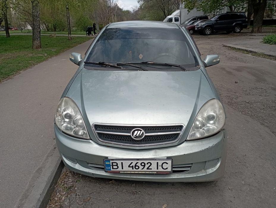 Продам машину Lifan 520
