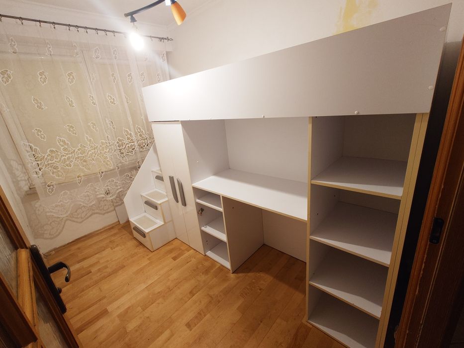 Meble młodzieżowe antresola z materacem