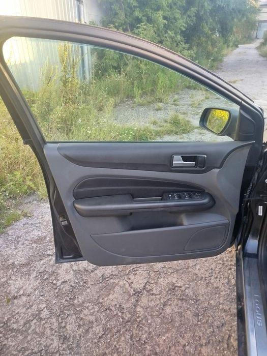 Продам Форд фокус 2 2.0дизель 2005года 
Есть ньюансы по кузову (дырка