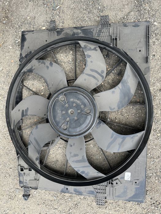 Дифузор радиатора с вентилятором Mersedes w222 4.7