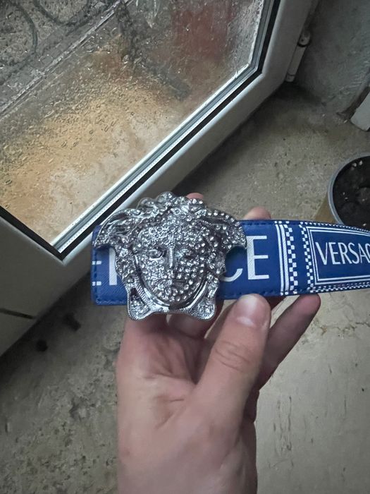 Cinto Azul com Cabeça da Medusa da Versace