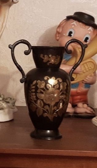 Статуэтки, вазы