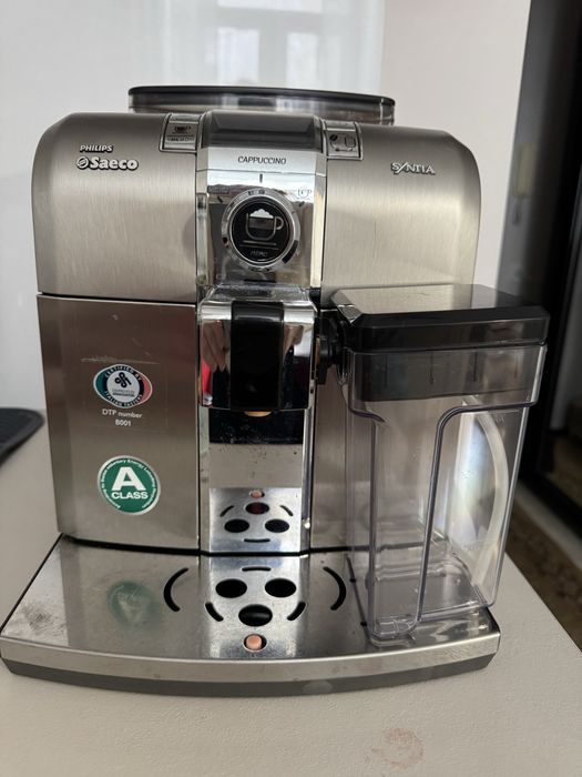 Продам кофемашину  Saeco  Syntia  б/ у