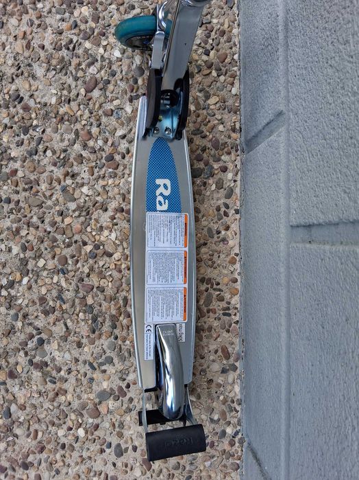 Trotinete Razor Spark Kick Scooter
