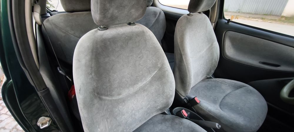 Toyota Yaris ano1999 gasolina