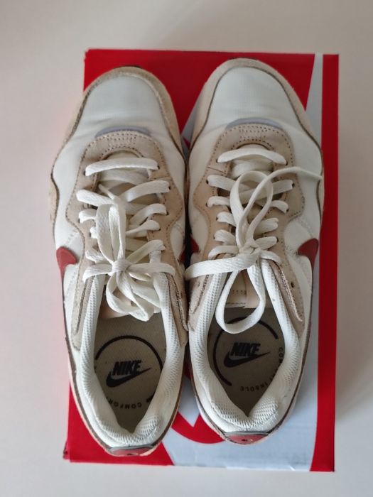 NIKE VENTURE RUNNER CK2948-105  жіночі кросівки