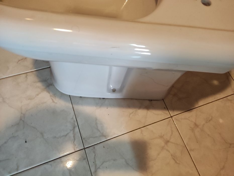 Sanita branca em bom estado