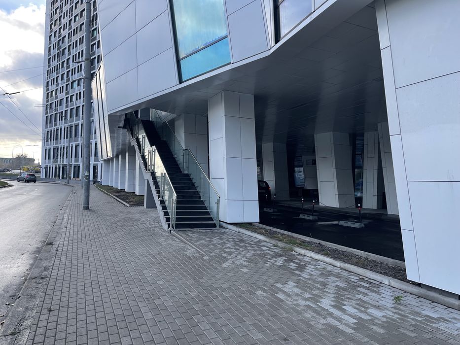 Оренда комерційного приміщення 812 м | ЖК Manhattan City | Без ремонту