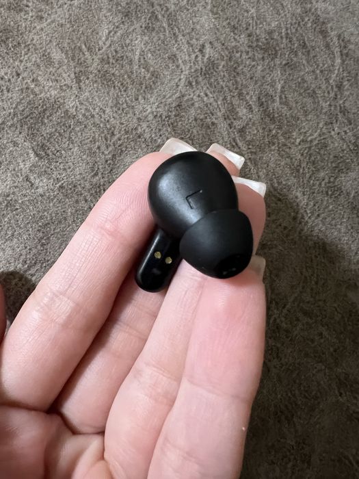 Лівий навушник philips