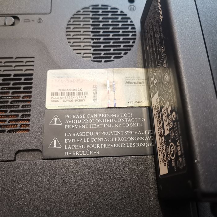 Do sprzedania Laptop; Toshiba Satellite A300-146, sprawny, bez dysku ssd + zasilacz sieciowy.