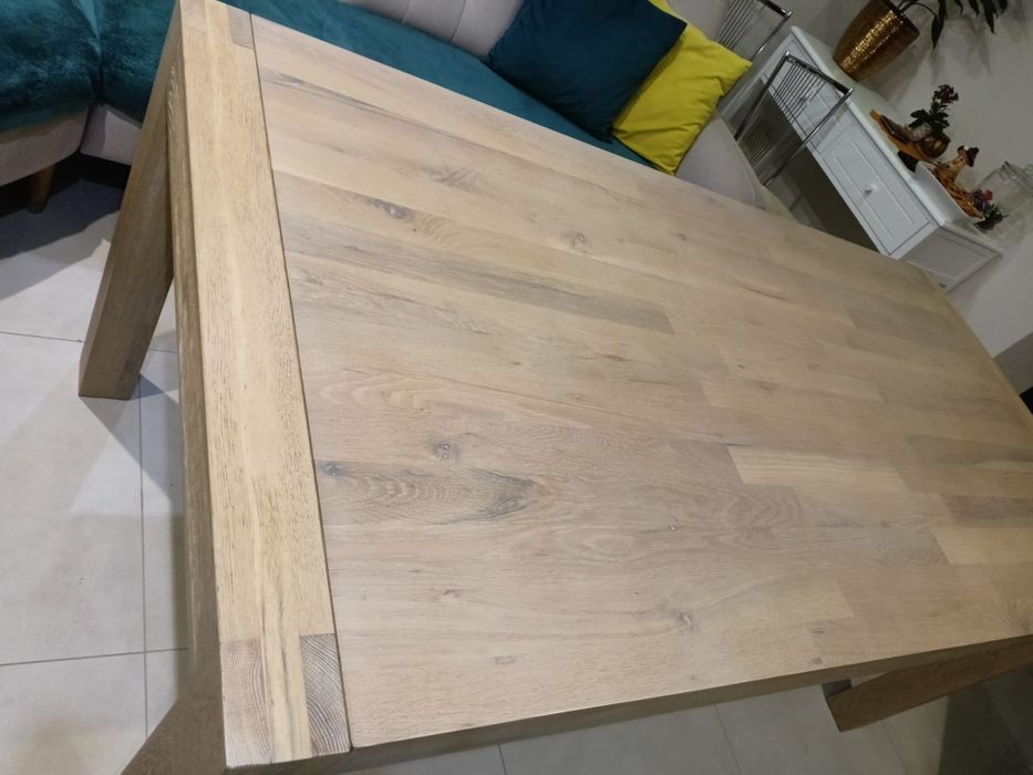 Piękny stół debowy