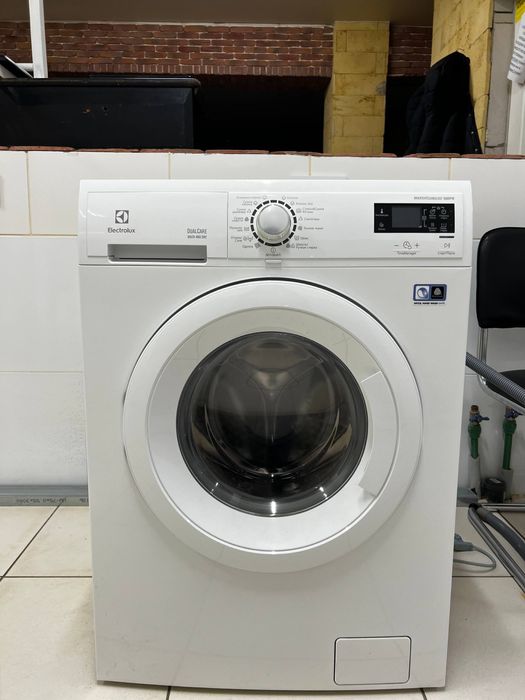 Продам Electrolux Отдельностоящая стиральная машина с СУШКОЙ!