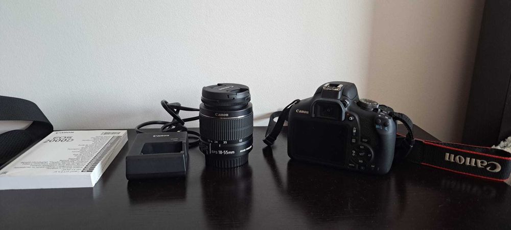 Câmara Canon EOS 2000D