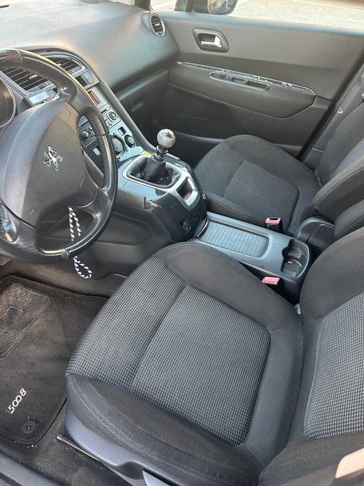 PEUGEOT 5008 2.000 HDI 7lg