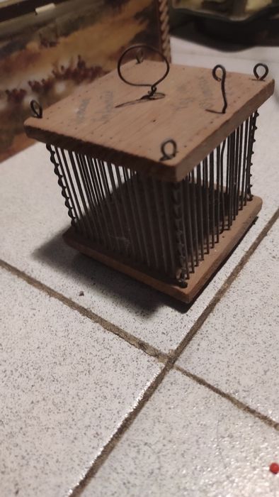 Gaiola de grilo antiga