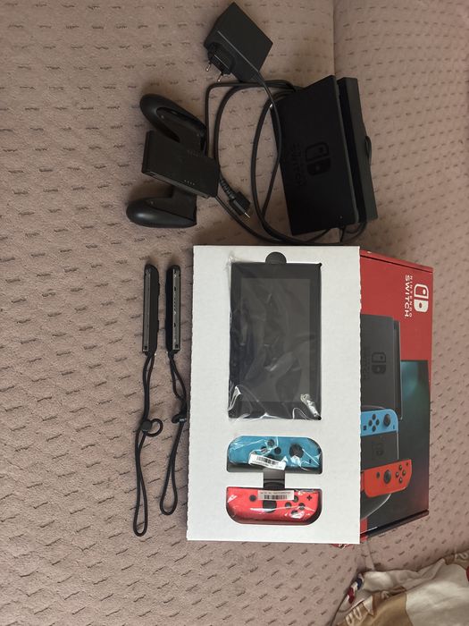 Nintendo Switch komplet + 6 hitów