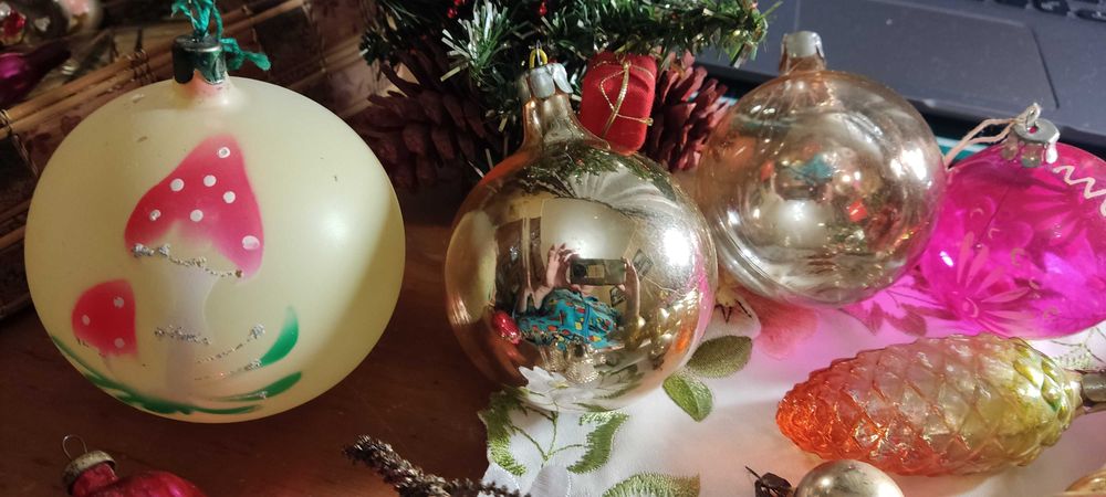 Новорічні вінтажні , шари верхівка, шишка  СССР, радянські