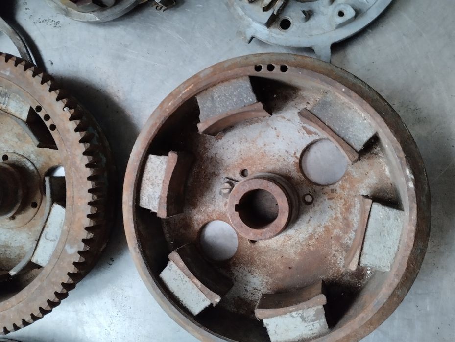 Маховик вихрь зажиганиє.