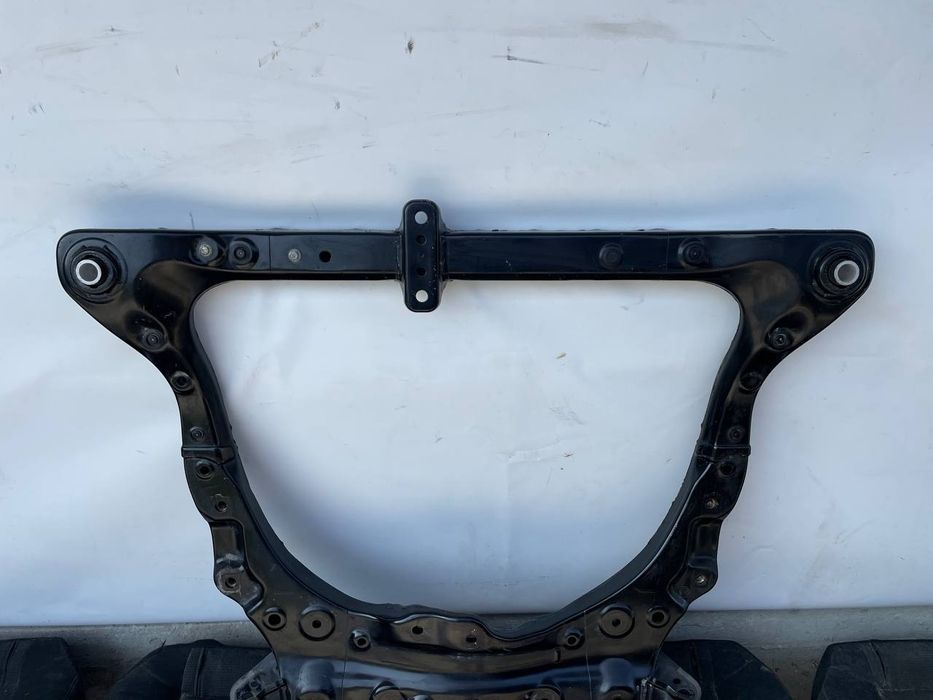 Підрамник передній на Toyota Camry XV70 Тойота камрі 17-24 року